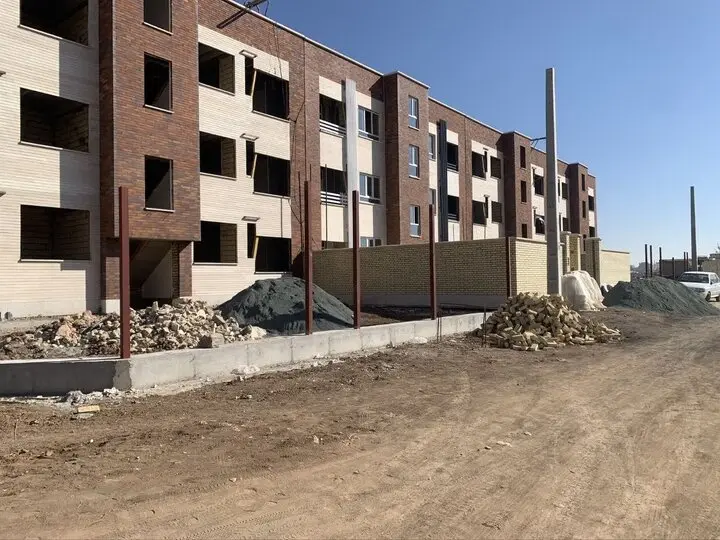 فرمان نظارت هفتگی بر نهضت ملی مسکن کرمانشاه؛ معاون استاندار بر تسریع در اجرای پروژه‌های ۵۴۰۰ و ۵۸۸ واحدی تأکید کرد