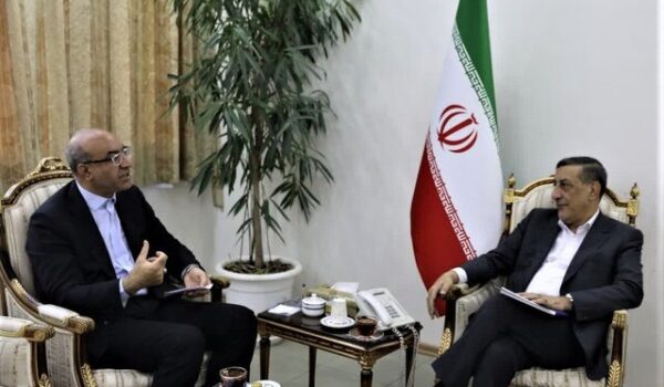 پیگیری جدی استاندار کرمانشاه برای اجرای مصوبات سفر رئیس‌جمهور و پرداخت مطالبات کادر درمان