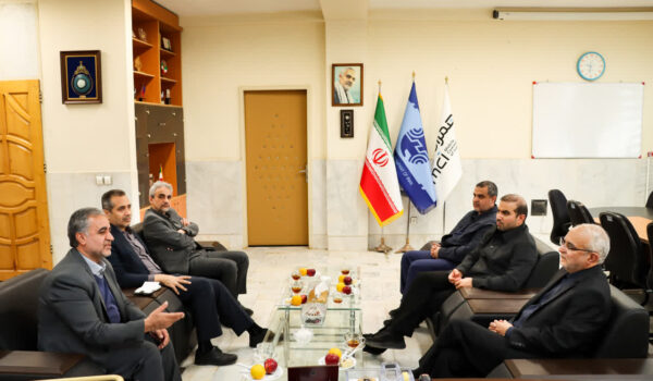 نماینده مردم کرمانشاه بر شتاب‌گیری توسعه فیبر نوری در استان تأکید کرد